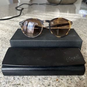 Persol 3092-S-M 9005/51 Tabacco Virginia 50mm Unisex Sunglasses Authentic